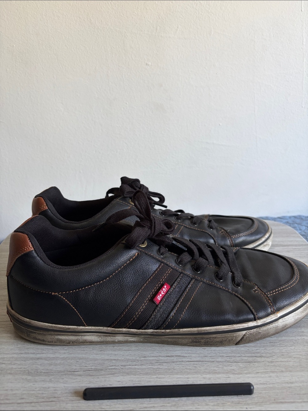 Levi's Men's Black Sneakers with Brown Accents Size 13